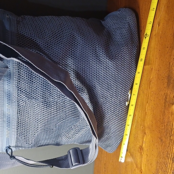 Under Armour large  messenger bag - Picture 4 of 16